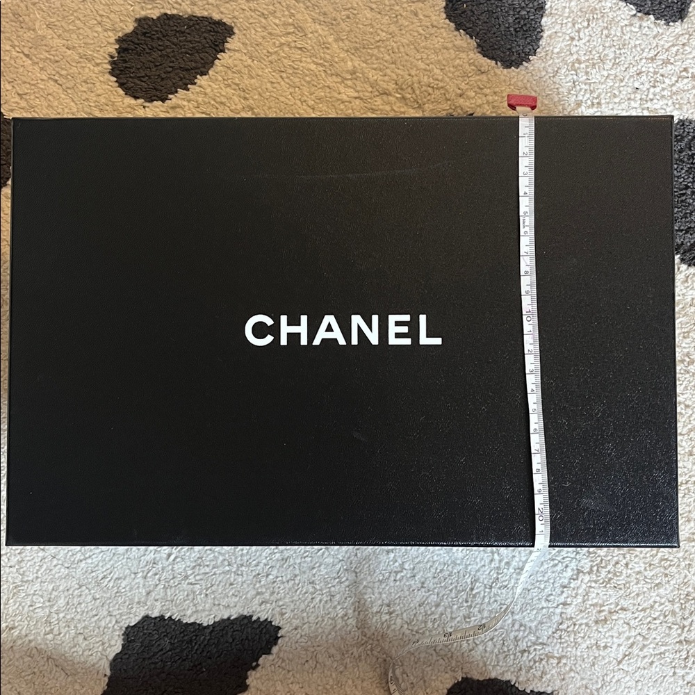 CHANEL Black Gift Box with White Logo n13